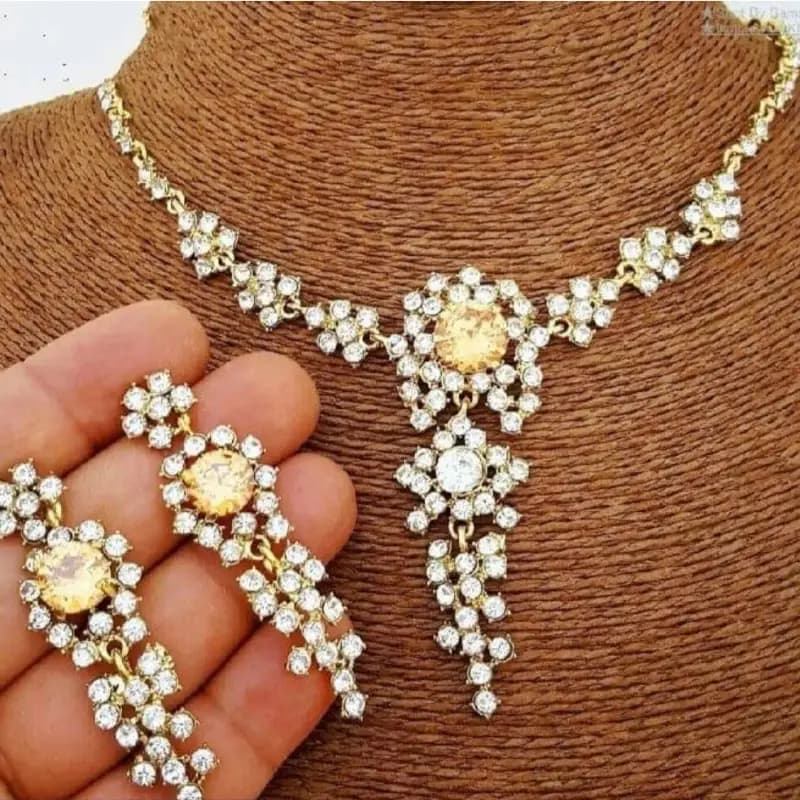 3 Pcs Western Necklace Set